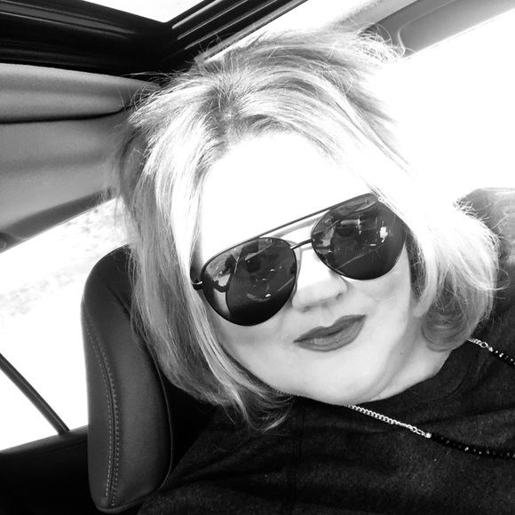 Meet your Posher, Tracey - Picture 1 of 1